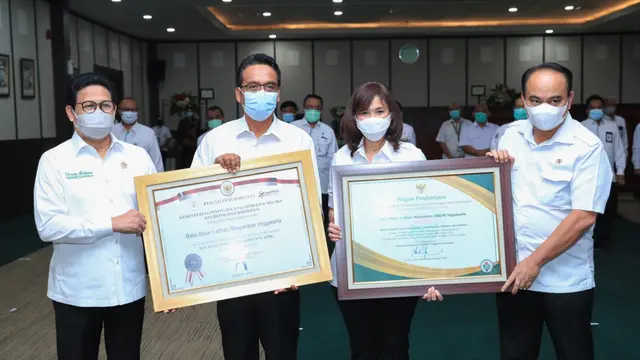 Kemendes PDTT Raih Predikat Zona Integritas Wilayah Bebas Korupsi