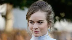 Mantan kekasih Pangeran Harry, Cressida Bonas saat sesi pemotretan selama acara Christian Dior di Paris pada 25 Januari 2016. Harry dan Bonas berpacaran selama dua tahun, 2012 sampai 2014. (AFP Photo/Patrick Kovarik)