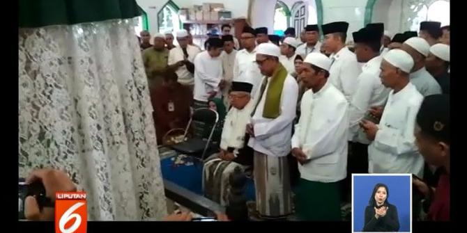 Safari Politik ke Kalsel, Ma'ruf Amin Berziarah ke Makam KH Zainal Ilmi