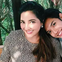 Ashanty bersama keponakannya Millen Cyrus. Hubungan Ashanty dan Millen Cyrus sempat tidak harmonis. (Instagram @millencyrus)