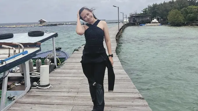 Potret Wajah Prilly Latuconsina Saat Menyelam