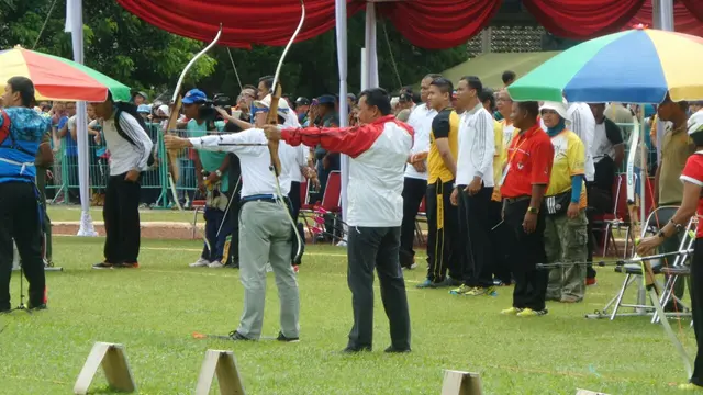 Jokowi ikut kejuaraan panahan