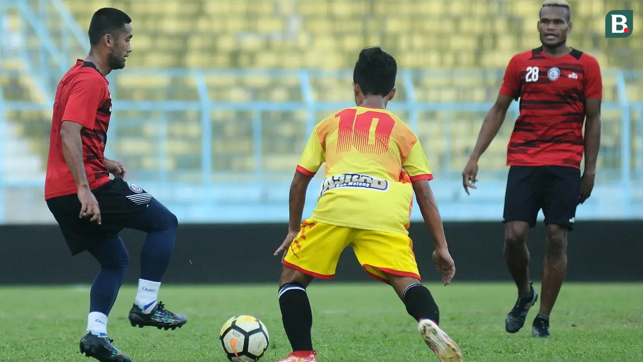 Arema FC vs PS Tira