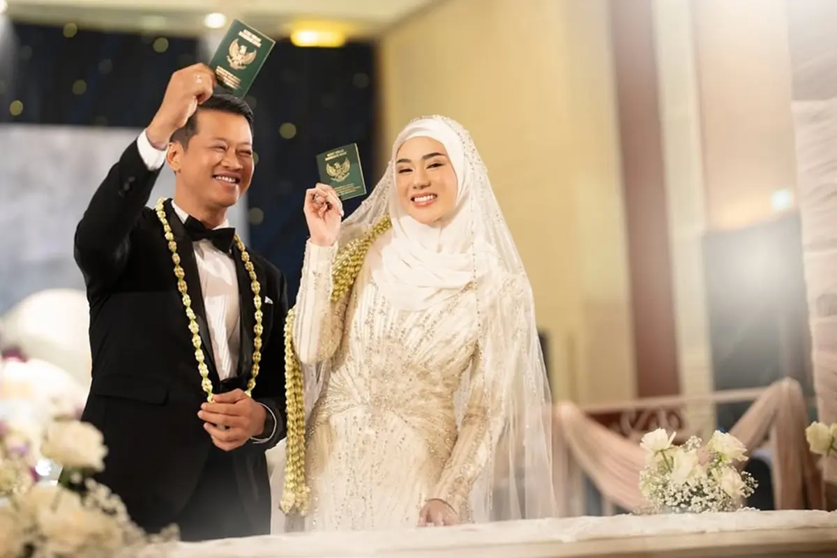 2 Bulan Nikah, Ini 6 Potret Clara Shinta dan Suami yang Dikabarkan Pisah Rumah