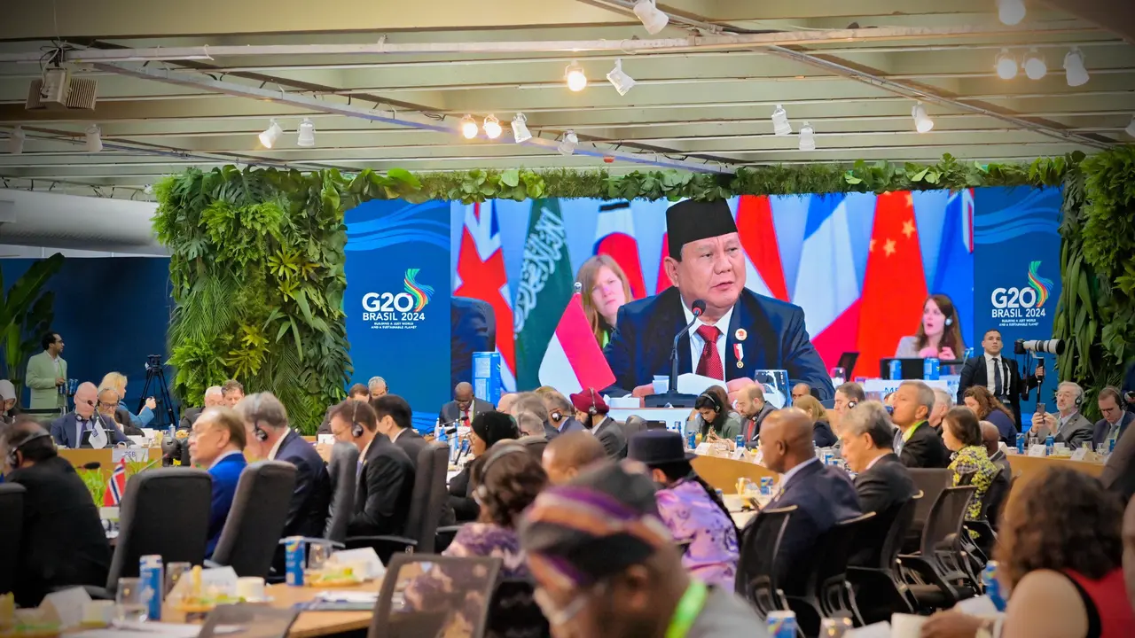 Presiden Republik Indonesia Prabowo Subianto berbicara di depan para pemimpin negara G20 di Rio de Janeiro, Brasil. (Foto: Laily Rachev - Biro Pers Sekretariat Presiden)