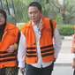 Tiga anggota DPRD Kota Malang Rahayu Sugiarti, Suprapto dan Wiwik Hendri Astuti tiba di gedung KPK, Jakarta, Senin (23/7). Ketiganya diperiksa untuk melengkapi berkas kasus dugaan suap pembahasan APBD-P Pemkot Malang TA 2015. (Merdeka.com/Dwi Narwoko)