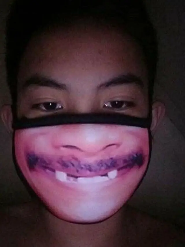 7 Potret Warga Pakai Masker Super Nyeleneh, Pengganti Masker N95