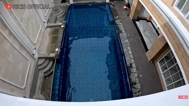 Potret Balkon Setinggi 5 Meter di Rumah Baru Ria Ricis (YouTube/Ricis Official)