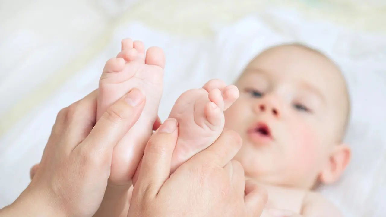 Cek Kandungan Skincare untuk Bayi yang Sensitif, Salah Satunya Ada Ekstrak Kolostrum! Apa Itu?