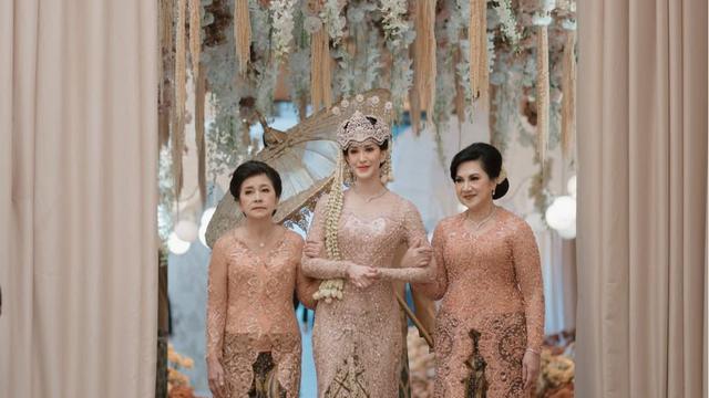 Elma Agustin resmi menikah dengan Ihsan Fadlur. (credit:instagram.com/elmaaa_e)