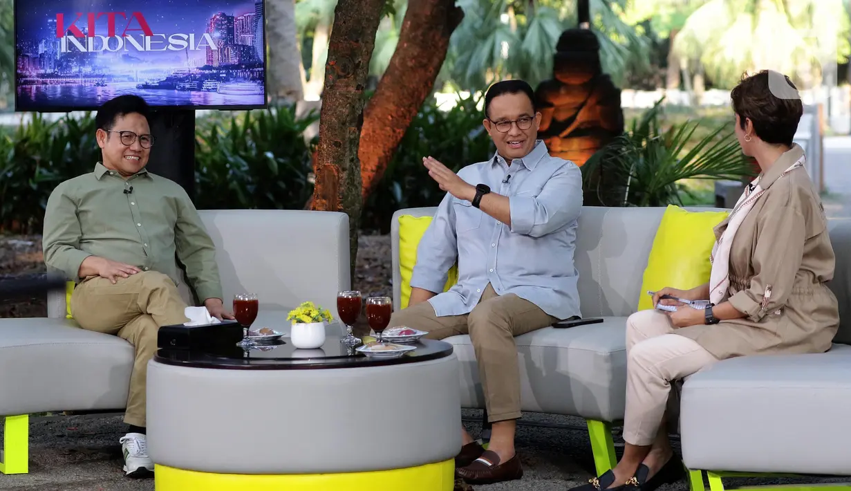 Bakal Calon Wakil Presiden Muhaimin Iskandar (kiri) dan Bakal Calon Presiden Anies Baswedan saat program Pemilu stasiun televisi SCTV “Kita Indonesia” di kawasan Gelora Bung Karno Jakarta, Selasa (12/9/2023). (Liputan6.com/Helmi Fithriansyah)