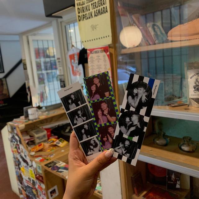 Teman Lama Jadi Calon Suami, Ini 6 Potret Adinda Azani dan Armand Usai Lamaran