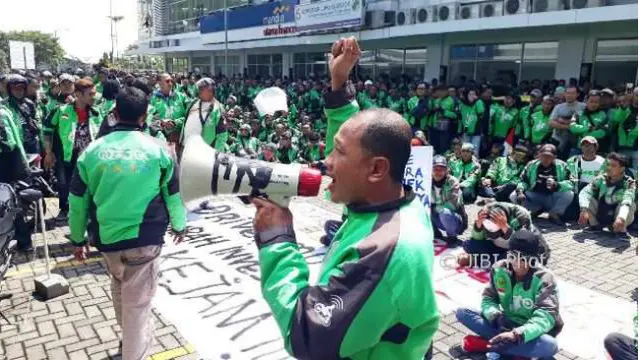 Demo Gojek di Solo