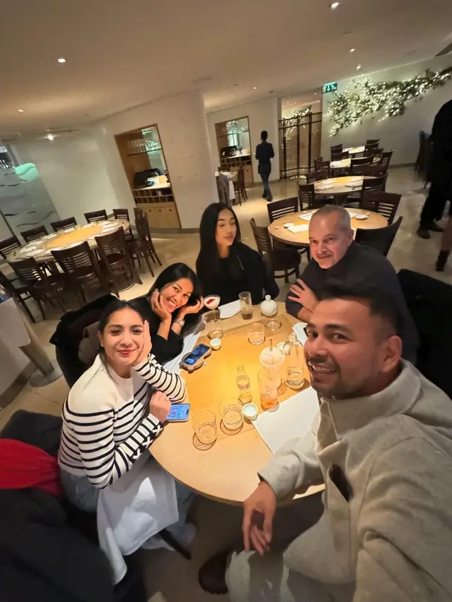 6 Potret Nagita Slavina Bareng Anggun di London, Papa Gideon Pernah Jadi Gitarisnya