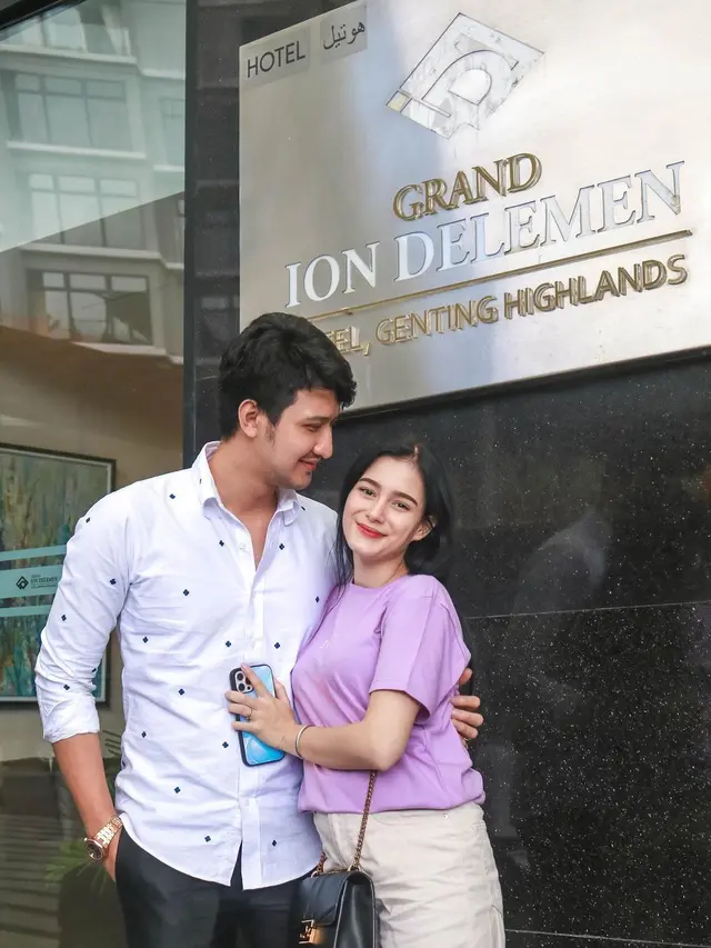 Hamil 5 Bulan, Ini 7 Potret Yasmine Ow Istri Aditya Zoni saat Pamer Baby Bump
