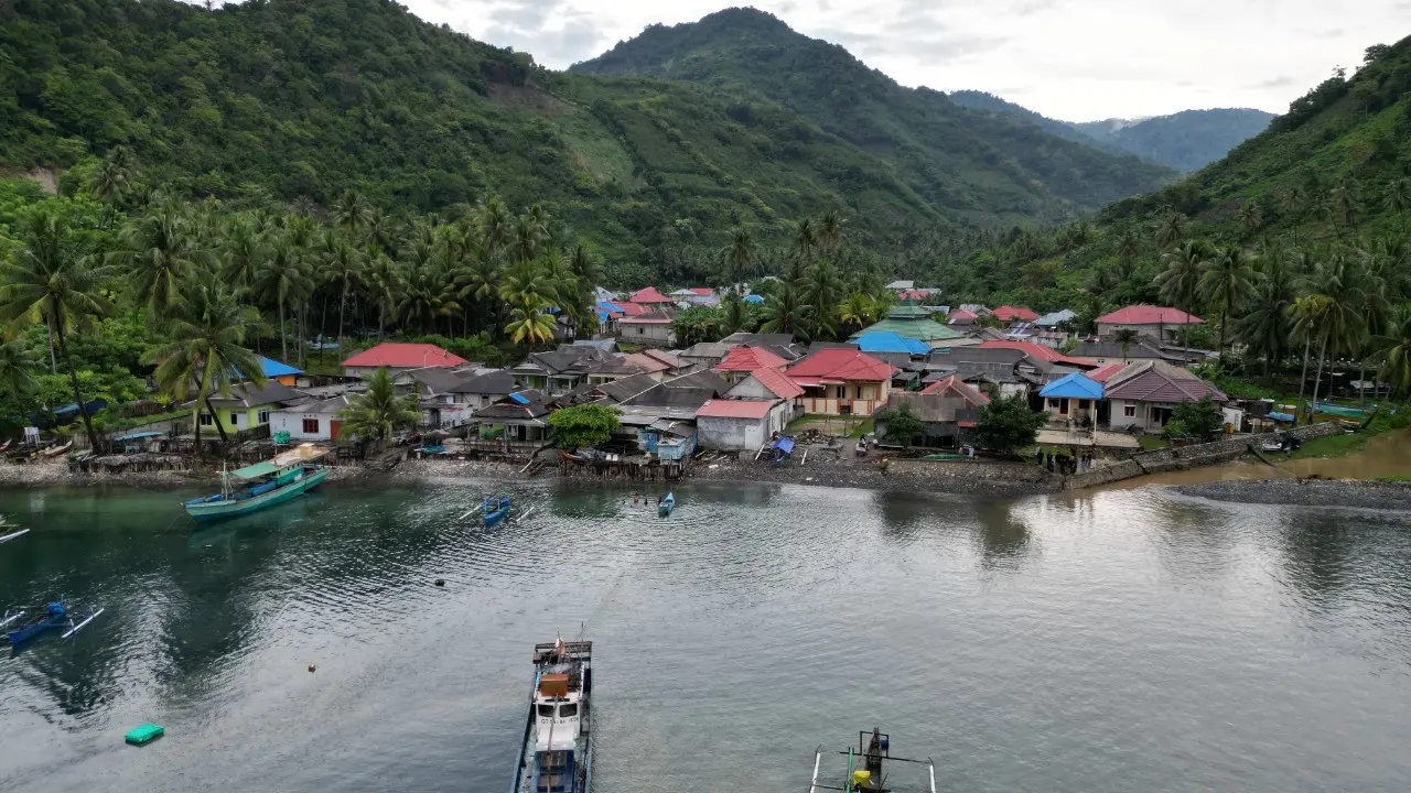 Desa Langgula di Pesisir Teluk Tomini