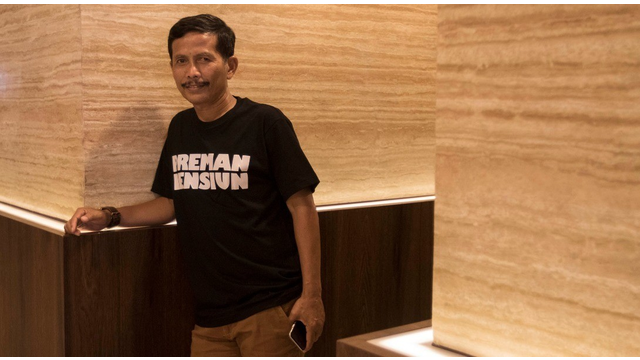 Djadjang Nurdjaman, pelatih Persib Bandung berbicara soal persiapan tim Maung Bandung yang dinilai kurang ideal terkait waktu dan kekosongan yang ditinggalkan Vladimir Vujovic yang kini telah diisi oleh David Pagbe.