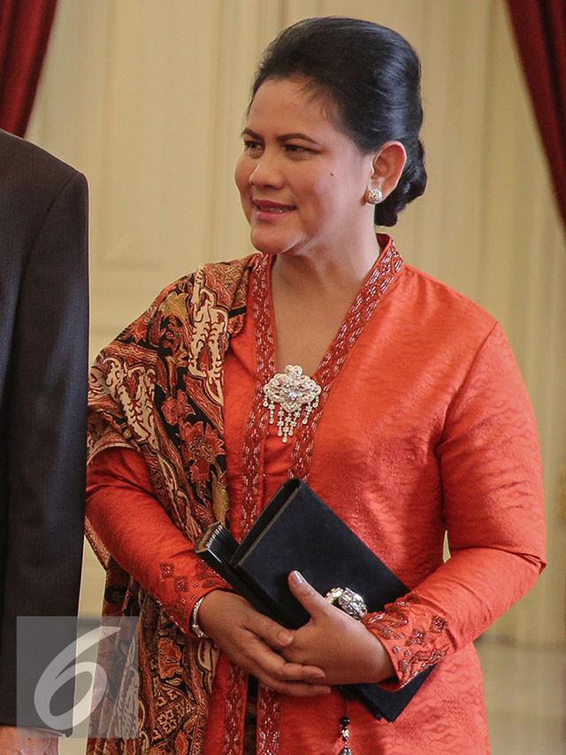 Batik Ibu Iriana Jokowi