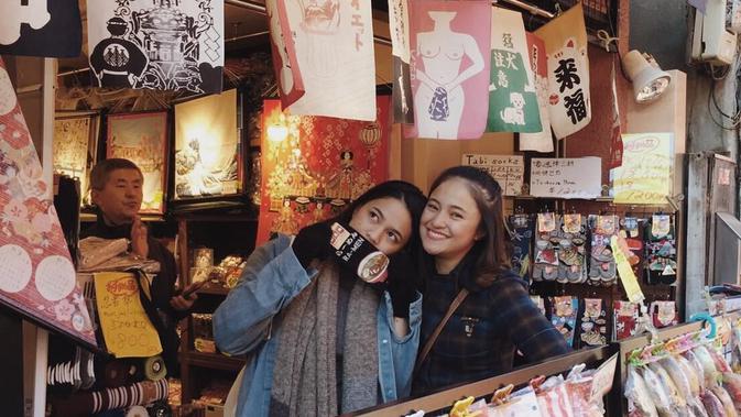 Potret Kebersamaan Marshanda dan Adiknya. (Sumber: Instagram.com/dollyssa