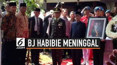 Usai menjalani proses serah terima dari keluarga ke pemerintah, jenazah BJ Habibie diberangkatkan ke Taman Makam Pahlawan (TMP) Kalibata, Jakarta Selatan untuk dimakamkan.