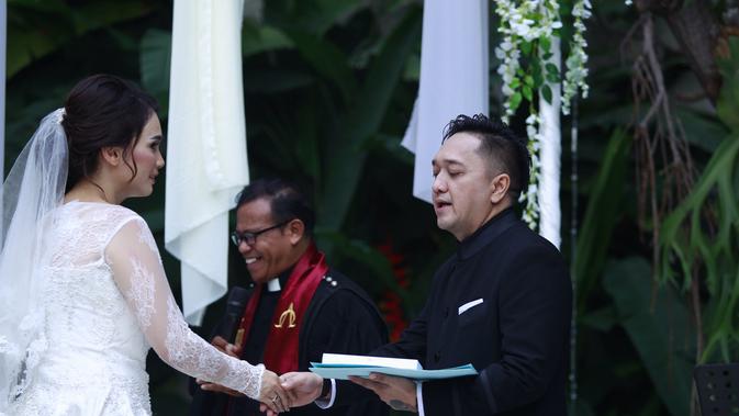 Pemberkatan Nikah Feby Febiola-Franky Sihombing Digelar 