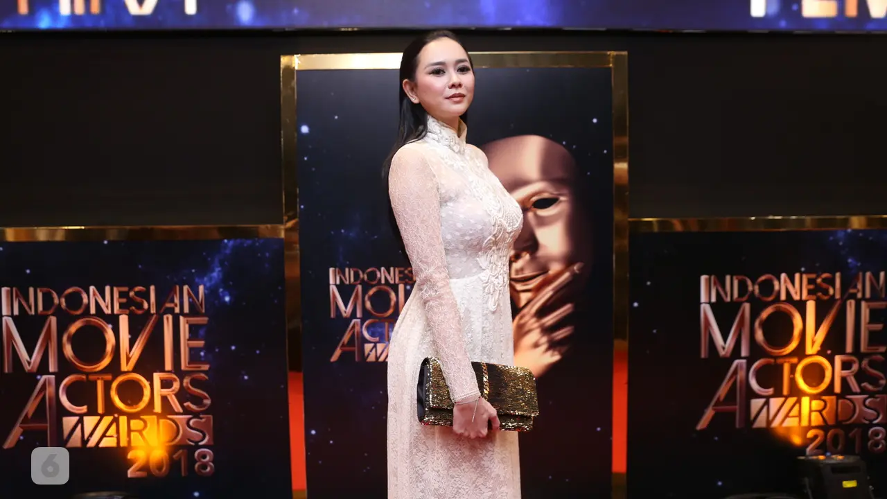 [Bintang] Aura Kasih