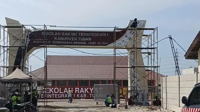Pembangunan proyek Sekolah Rakyat di Tuban tak kunjung rampung. (Liputan6.com/Ahmad Adirin)