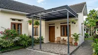 7 Model Kanopi Teras Simpel yang Memberi Kesan Mewah pada Fasad Rumah