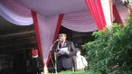 Menteri Pendidikan dan Kebudayaan M Nuh memimpin upacara HUT RI ke-69 di kantor Kemendikbud, Jakarta, Minggu (17/8/14). (Liputan6.com/Faizal Fanani) 