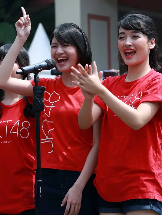 Acara bertajuk JKT48 Handshake Festival 'Refrain Penuh Harapan' ini adalah acara peluncuran 'single' 'Refrain Penuh Harapan' yang merupakan 'single' ke-10 idol grup itu. (Deki Prayoga/Bintang.com)