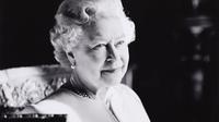 Ratu Elizabeth II. (Dok. Premier League)