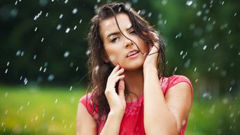 78 Kata-kata Tentang Hujan, Ungkapan Sedih Juga Romantis dan Lucu