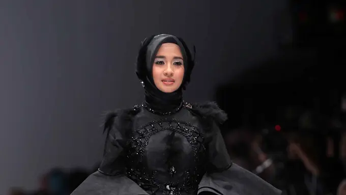 [Bintang] Jakarta Fashion Week -Laudya Chintya Bella