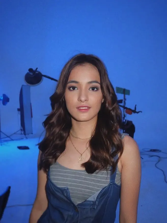 7 Pesona Mawar de Jongh, Pemeran Kartika Dewasa di Miracle in Cell No.7 Indonesia