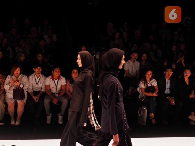 Prediksi Tren Hijab Outfit 2020 Dari Runway Jakarta Fashion Week Lifestyle Liputan6 Com