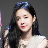 Naeun Apink tinggalkan agensi lama, YG Entertainment jadi kandidat agensi barunya.