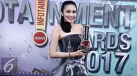 Pernikahan Paling Fenomenal, Sandra Dewi Raih Penghargaan