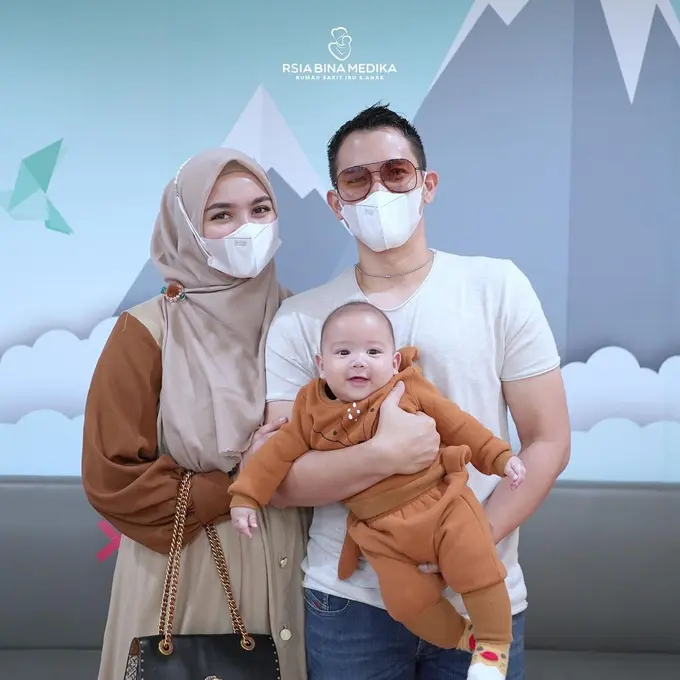 [Fimela] Citra Kirana dan Rezky Aditya