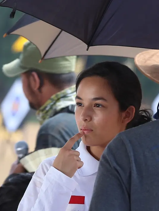 Pemeran film 'Di Balik 98' ini merasa senang karena 3 Srikandi merupakan salahsatu sejarah Indonesia. Chelsea tetap harus melakukan pendalaman dalam berakting sebagai atlet panahan. (Galih W. Satria/Bintang.com)