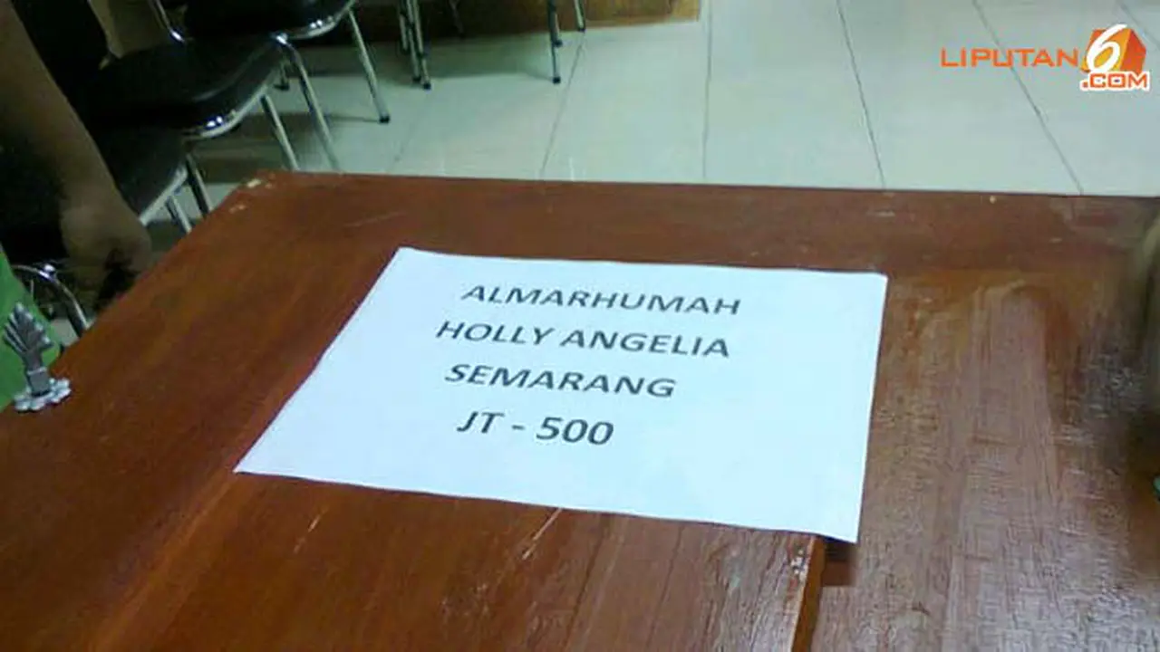 holly-semarang-131002b.jpg