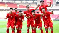 Timnas Vietnam U-23 dalam pertandingan melawan Filipina di semifinal Piala AFF U-23 2025 di SUGBK, Jakarta, Jumat (25-7-2025). Vietnam memastikan ke final. (Dok. vff.org.vn)