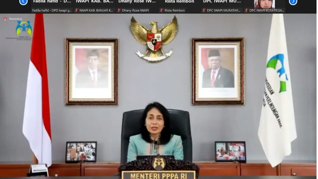 Menteri Pemberdayaan Perempuan dan Perlindungan Anak, I Gusti Ayu Bintang Darmawati dalam Peringatan HUT Iwapi ke -47 secara daring