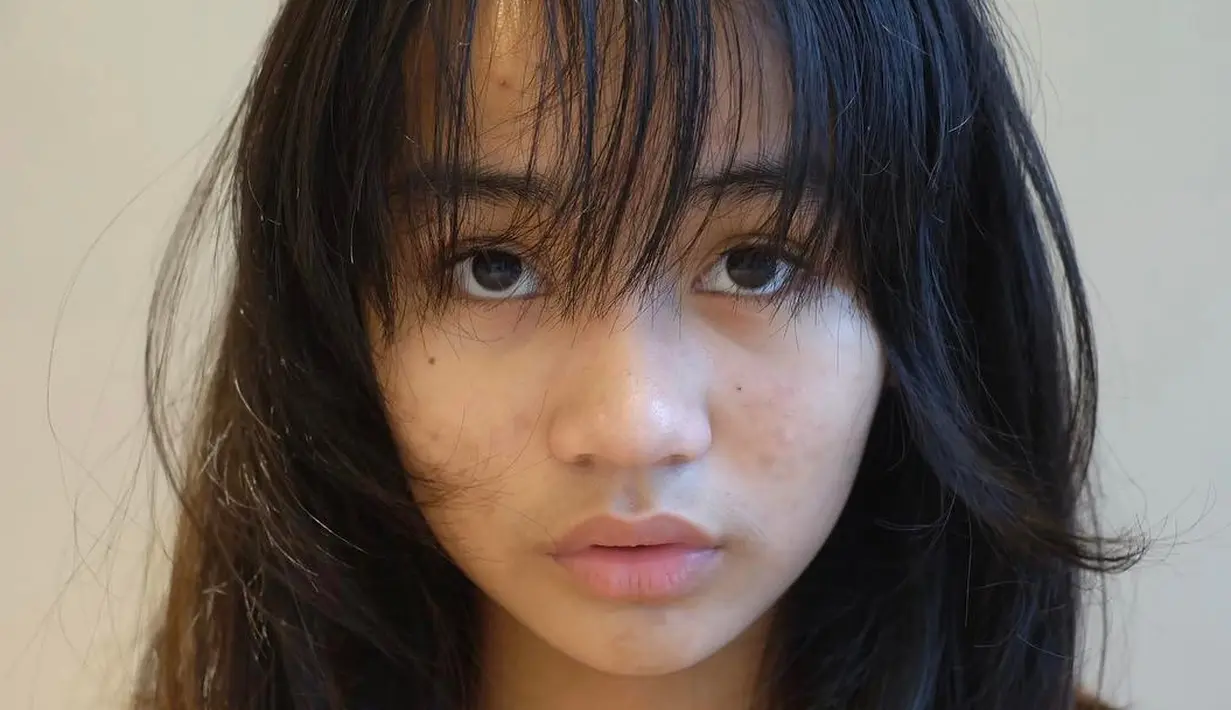 Anak dari Indra Brasco dan Mona Ratuliu, Davina Syafa Melisa tampak cantik saat tampil kasual dan tampilan makeup yang sederhana. (Foto: instagram.com/mimashafa)