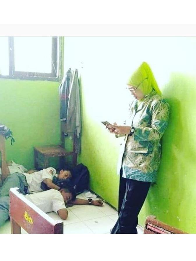 Potret Selfie Guru  (Sumber: Brilio)