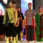 Banyuwangi Batik Festival Sukses Kolaborasikan Pembatik Lokal dengan Perancang Nasional.