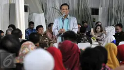 Sri Sultan Hamengkubuwono X mengajak warga Yogya yang ada di Jakarta untuk turut andil membangun Kota Yogyakarta saat Halal Bihalal di rumah dinas Wakil Ketua DPD GKR Hemas, Jakarta, Minggu (24/7). (Liputan6.com/Johan Tallo)