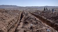 Korban gempa magnitudo 6,3 yang mengguncang Afghanistan kembali bertambah. (AP Photo/Ebrahim Noroozi)