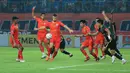 <p>Pemain Persija Jakarta, Ondrej Kudela (tengah) berusaha melepaskan tendangan ke gawang Bhayangkara Presisi pada laga pekan ketiga BRI Liga 1 2023/2024 di Stadion Patriot Candrabhaga, Bekasi, Minggu (16/7/2023). Persija menang dengan skor 4-1. (Bola.com/M Iqbal Ichsan)</p>