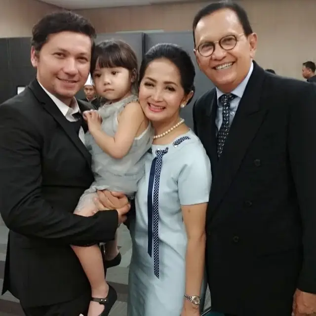 Anna Maria dan Gading Marten