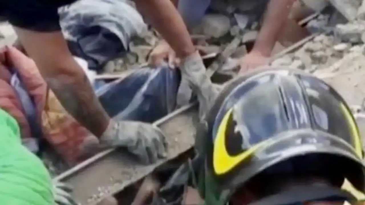 Bocah Korban Gempa Italia